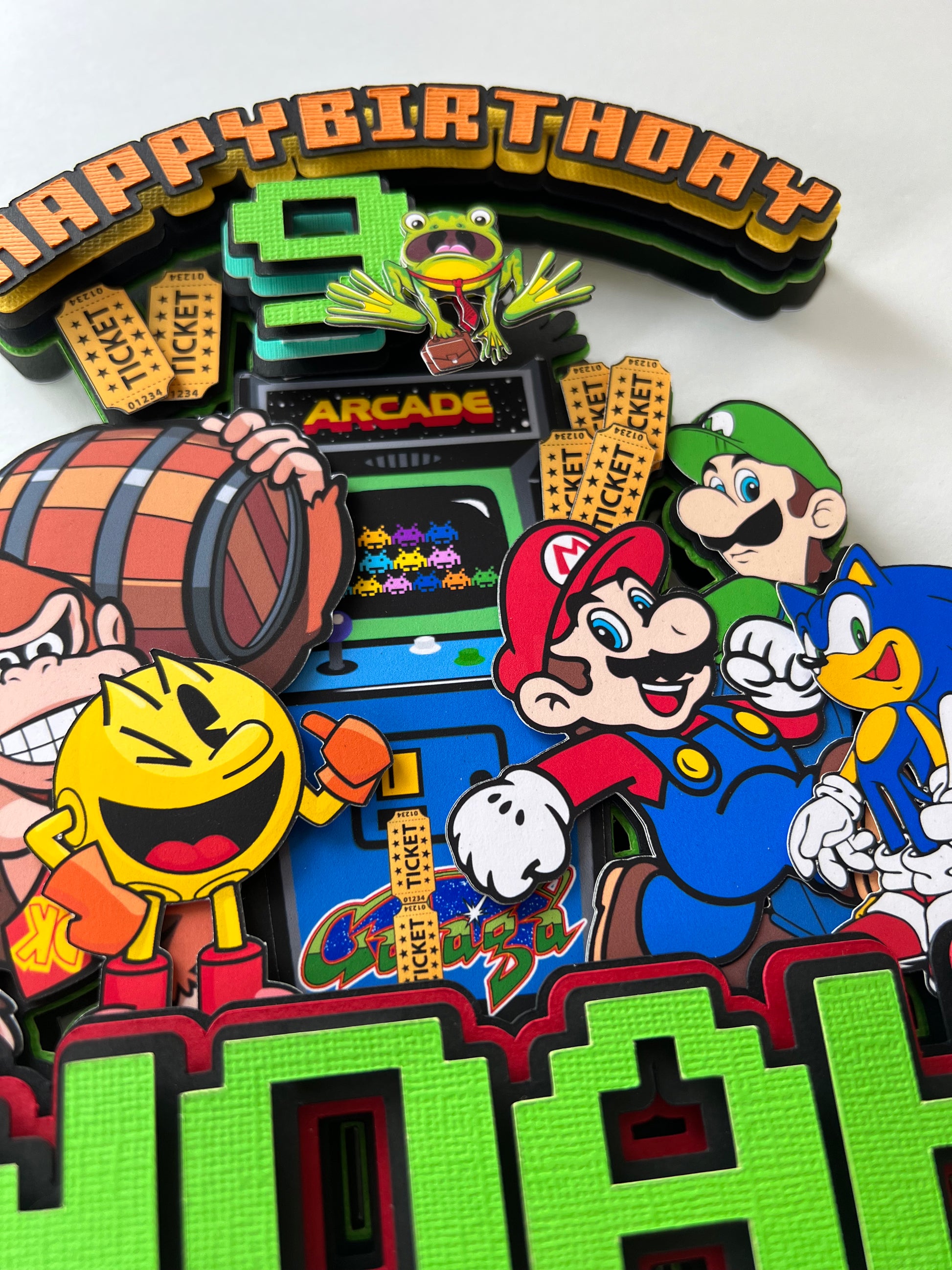 Pac-Man cake topper