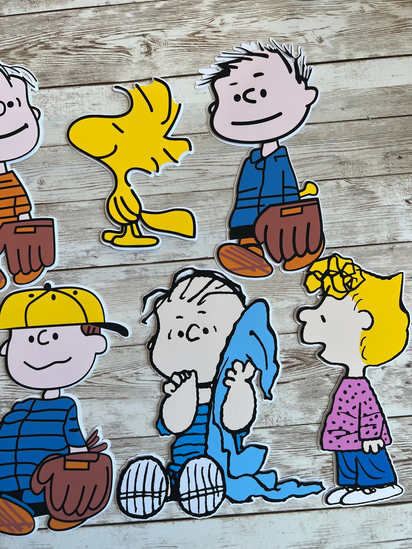 Charlie Brown party decor