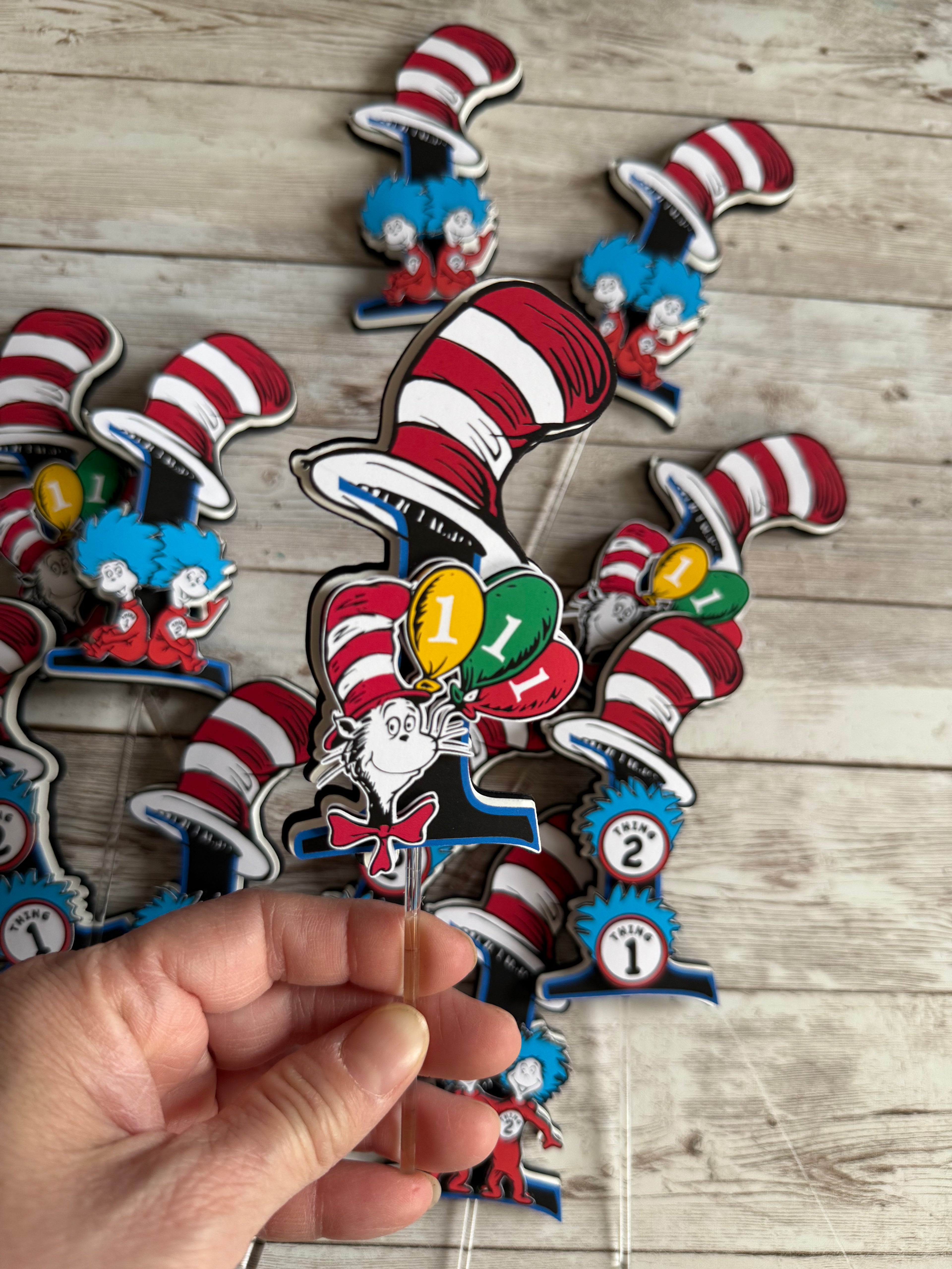 cat in the hat cupcake toppers