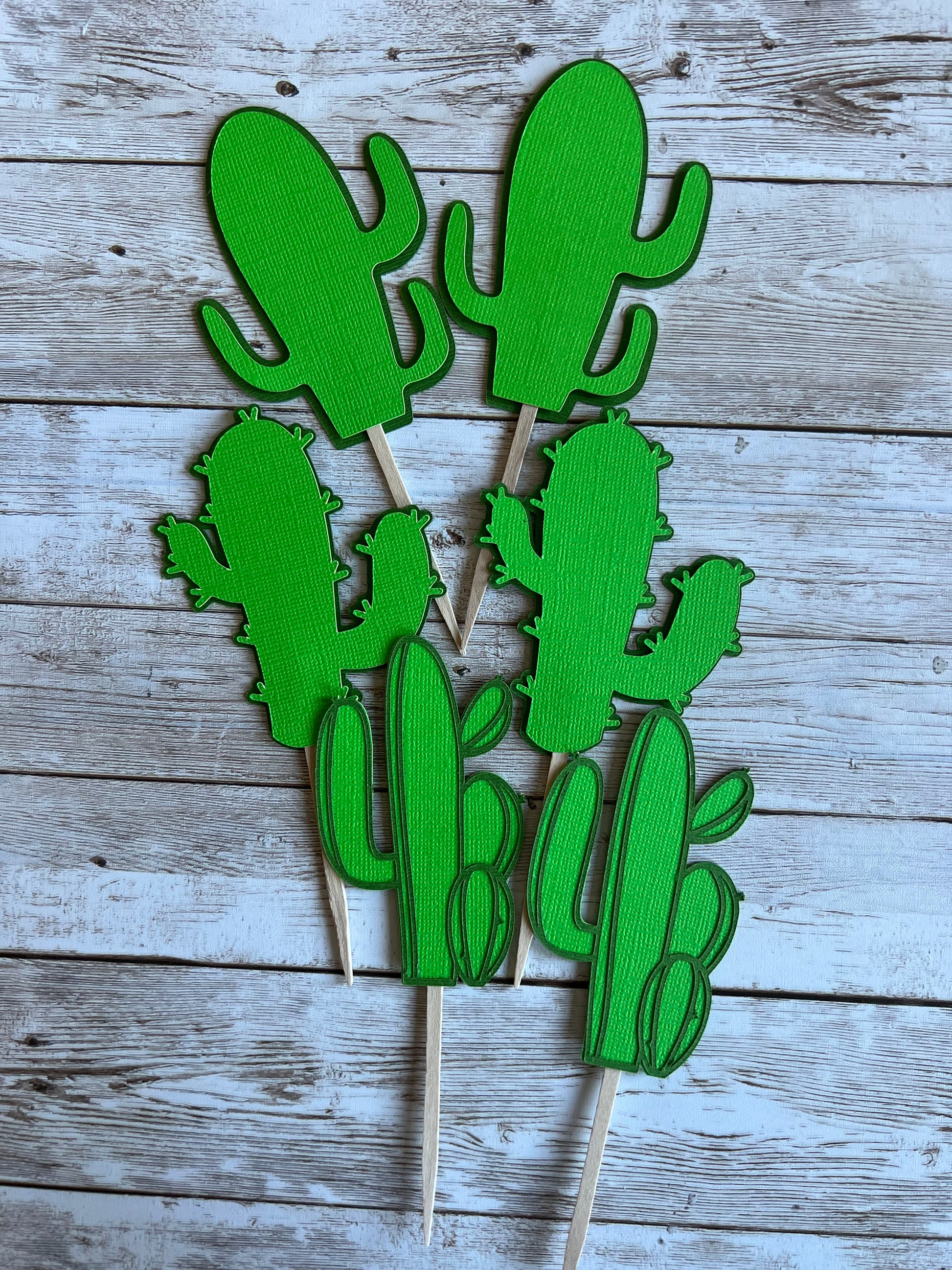 Cactus cupcake toppers