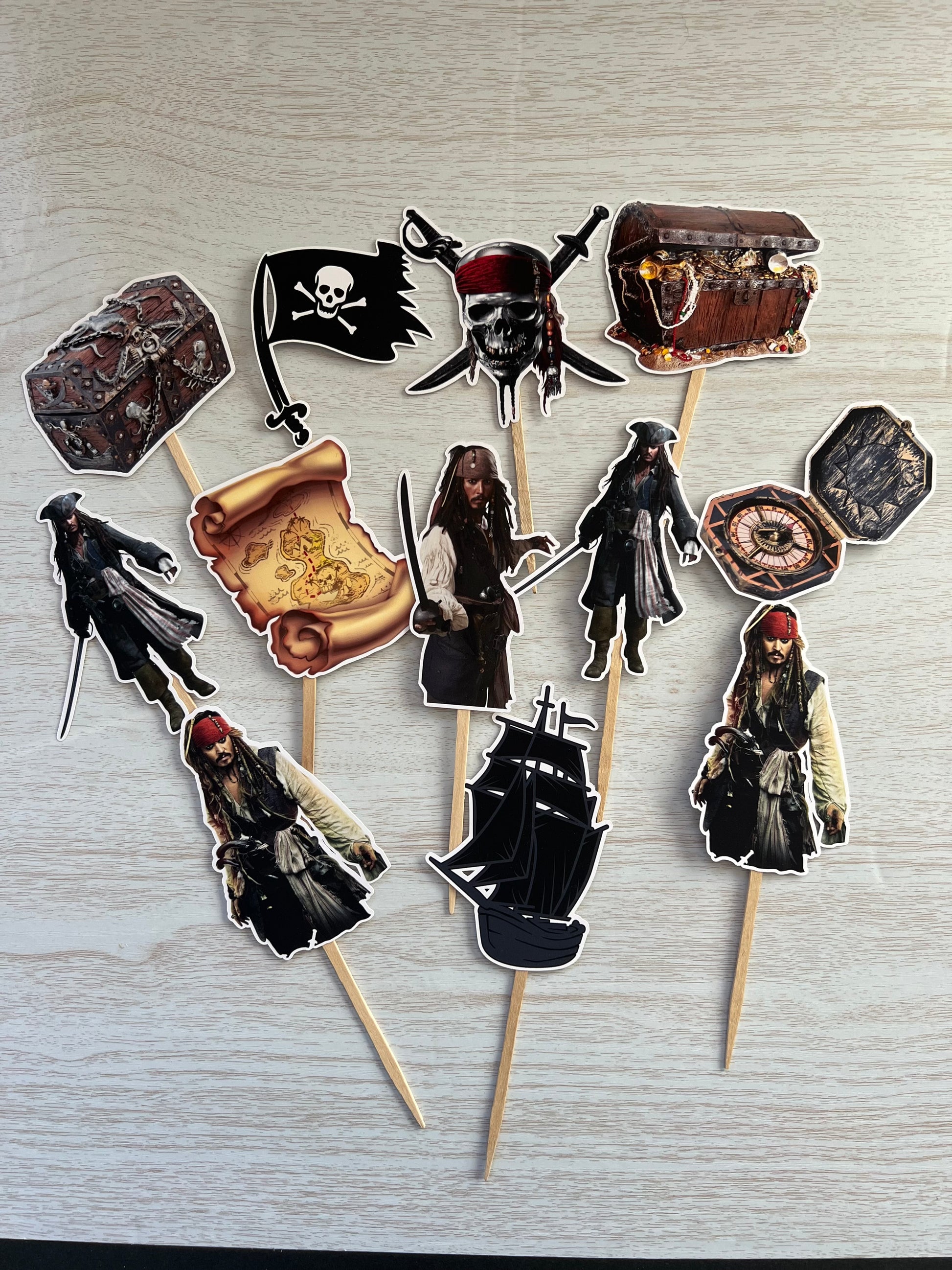 Pirates of the Caribbean cupcake toppers