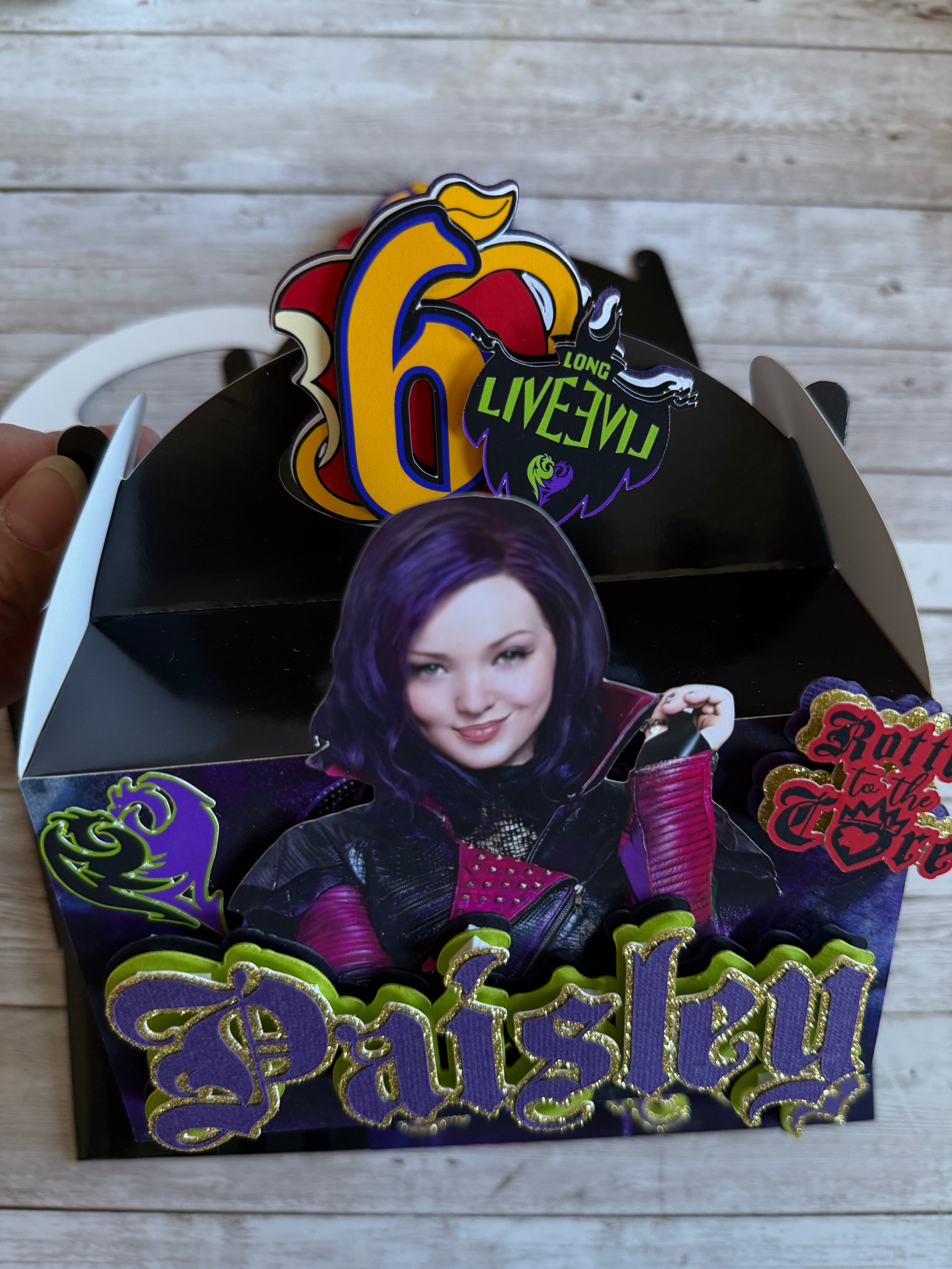 Descendants mal favor boxes too ti