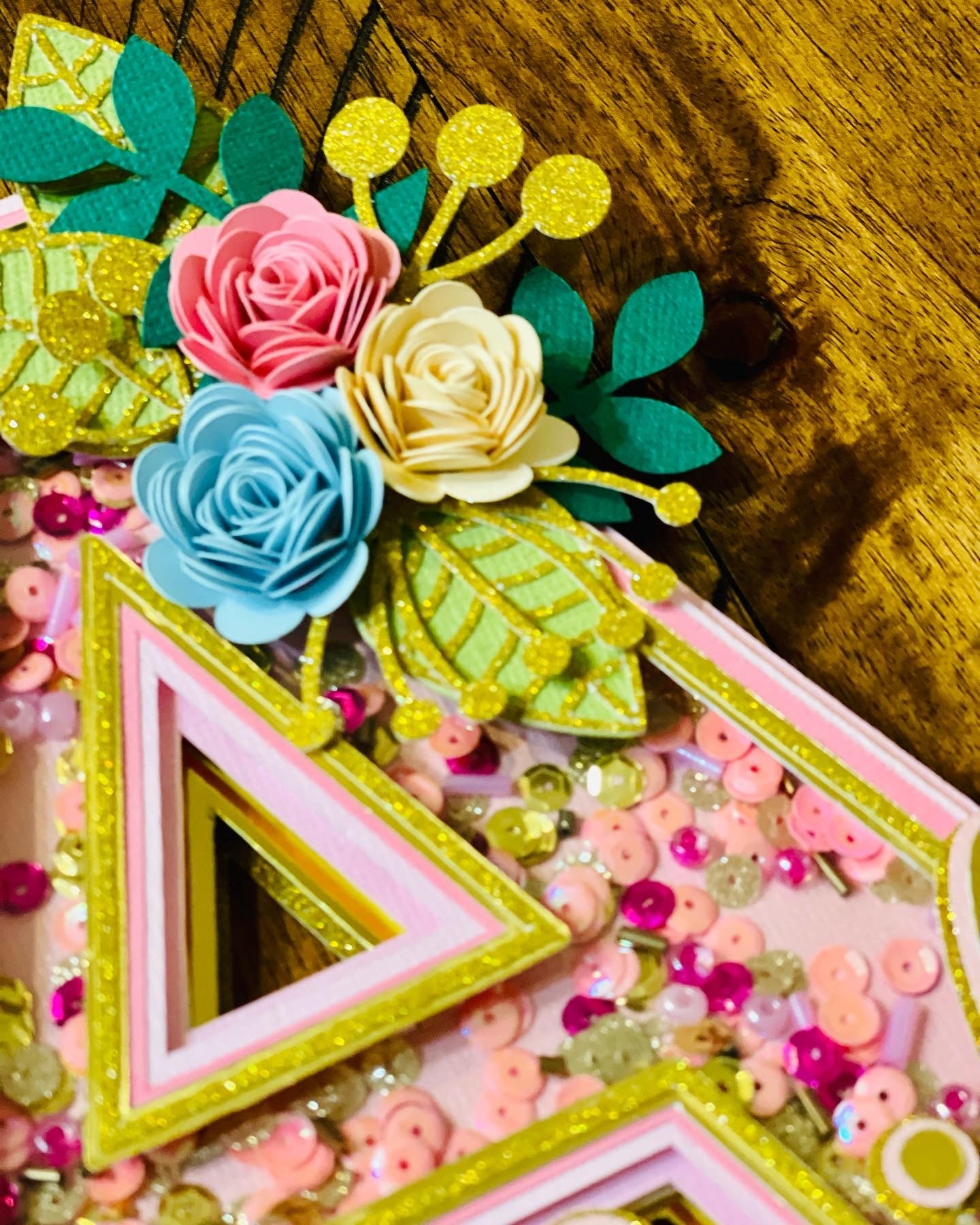 shaker cake topper